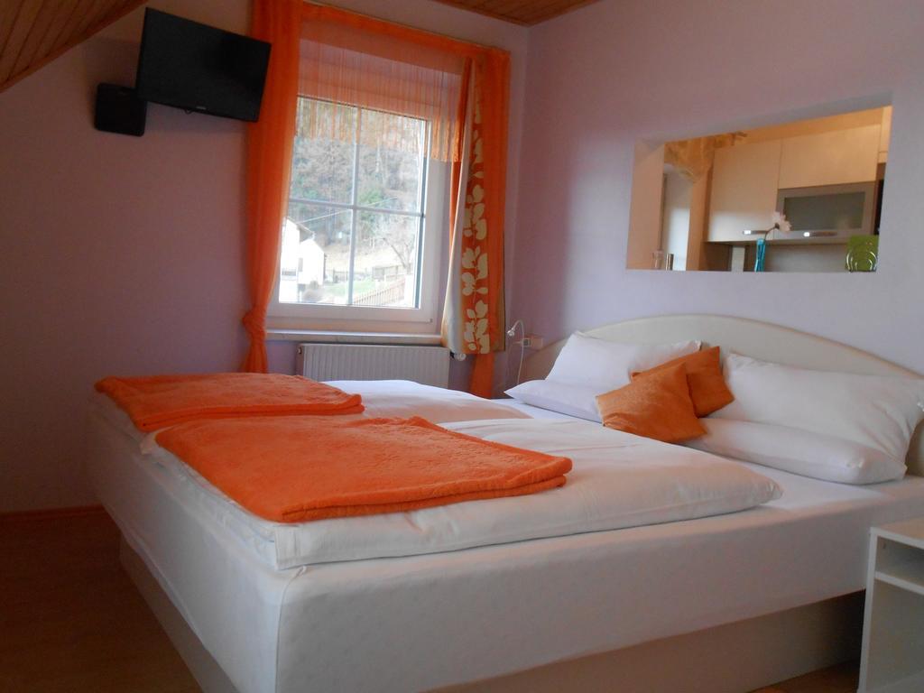Privatzimmer Haus Gschweitl Semriach Chambre photo